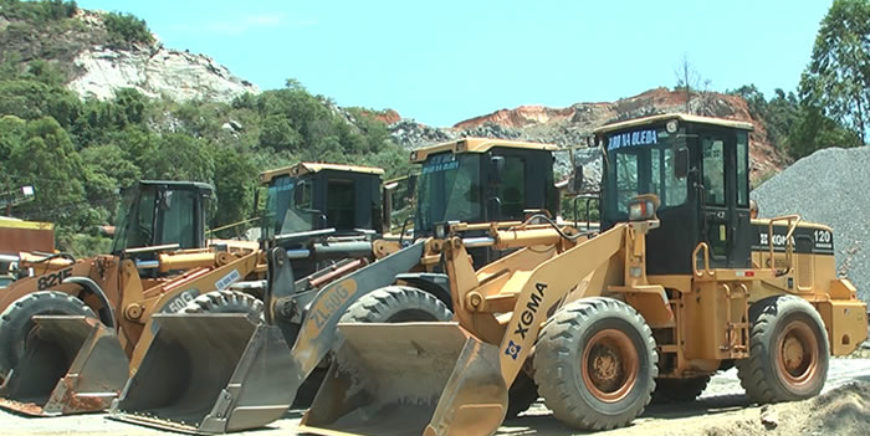 Transporte e Locação de Equipamentos e Máquinas Pesadas